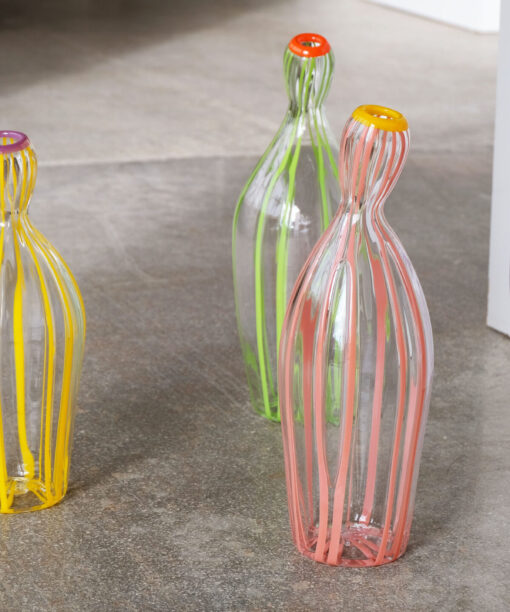 Alternative view of Linear Anatomy Vase Flamingo
