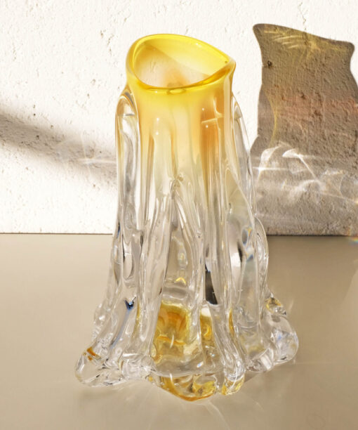 Flow Vase Transparent Centerpiece - Image 3
